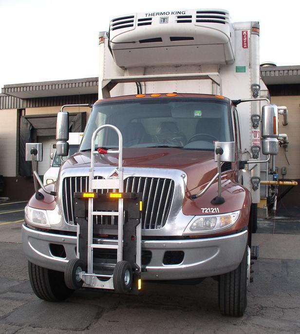 International Navistar 4300  Kidron Truck Body  Thermo King