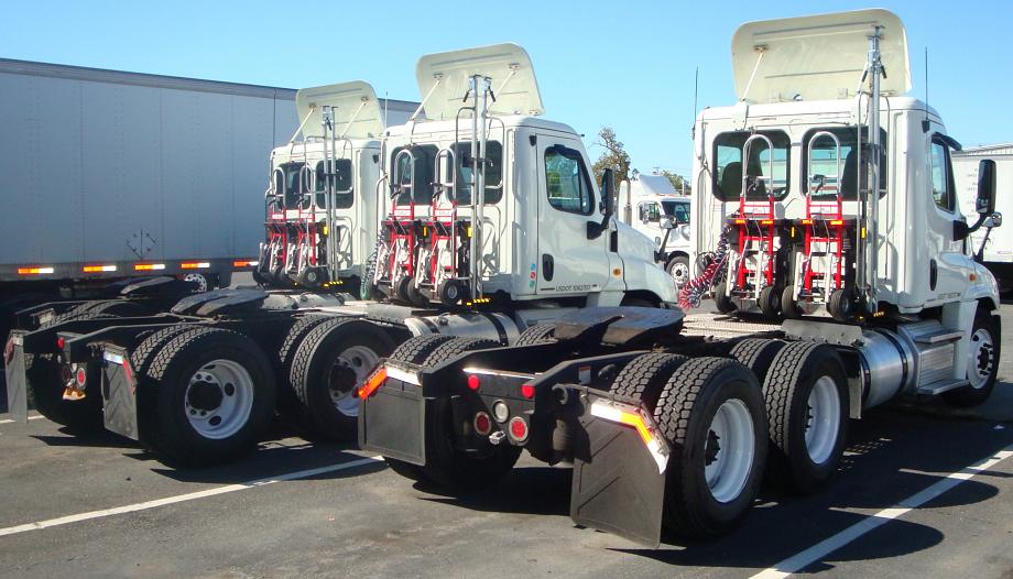 Ryder Freightliner Cascadia with HTS-30DTF-2