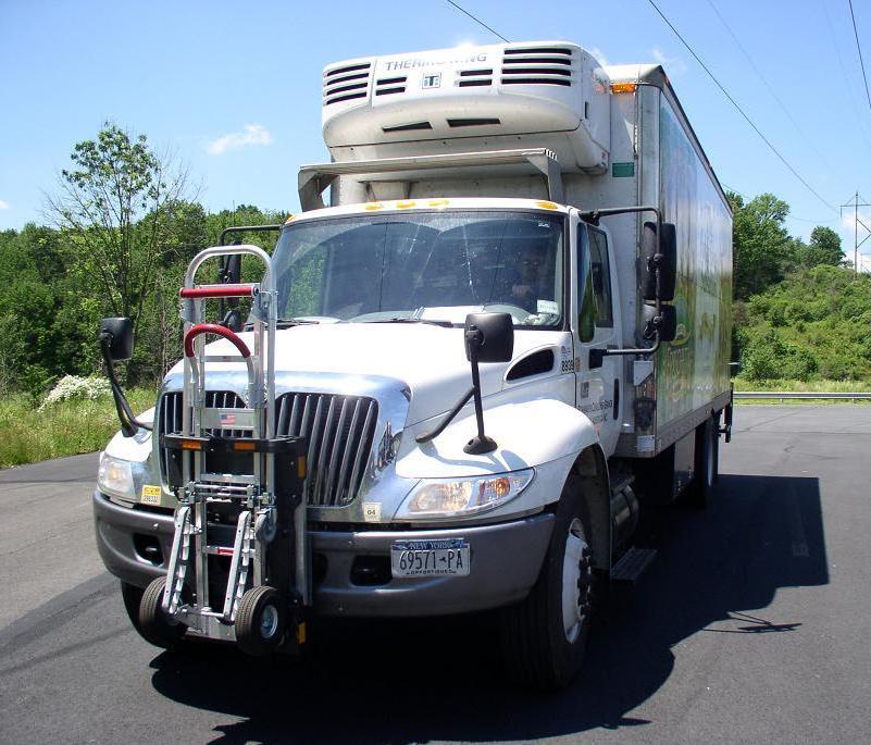 Schwans Navistar 4300  B&P Liberator hand truck